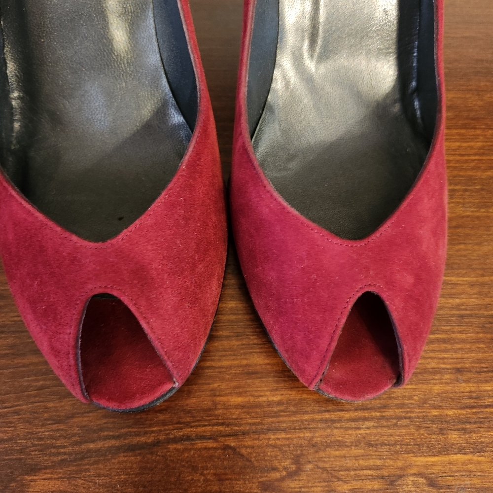 Stuart Weitzman "Scarlett Suede" Peek Pump Heels Size 8.5 - Picture 4 of 13